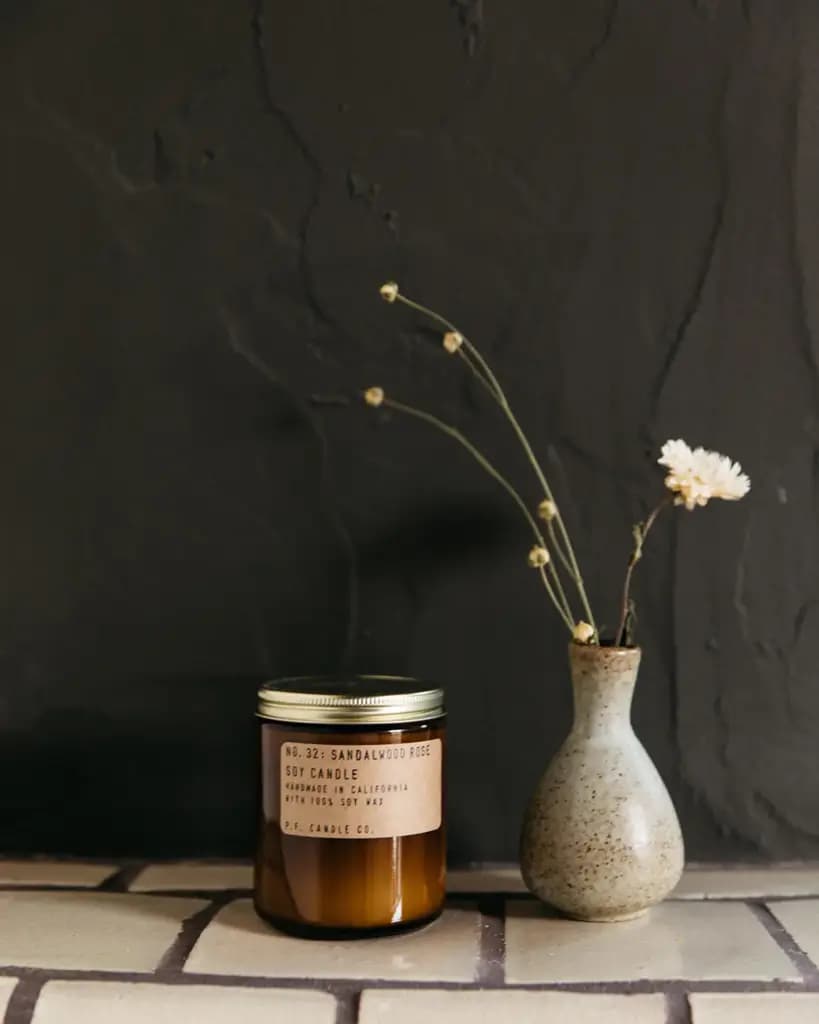 P.F. Candle Co. P.F. CANDLE CO NO.32 SANDALWOOD ROSE 7.2 OZ SOY CANDLE - BROWN — (sc32)