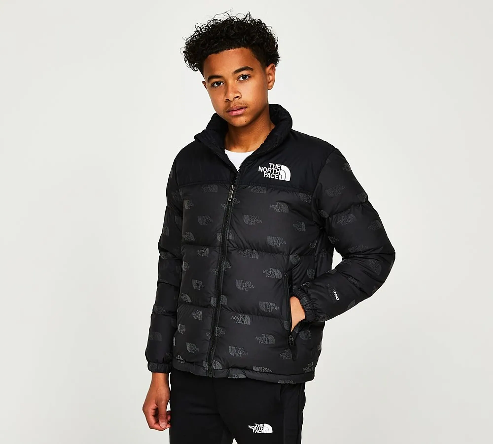 THE NORTH FACE BOYS 1996 RETRO NUPTSE JACKET - BLACK/AOP REFLECTIVE