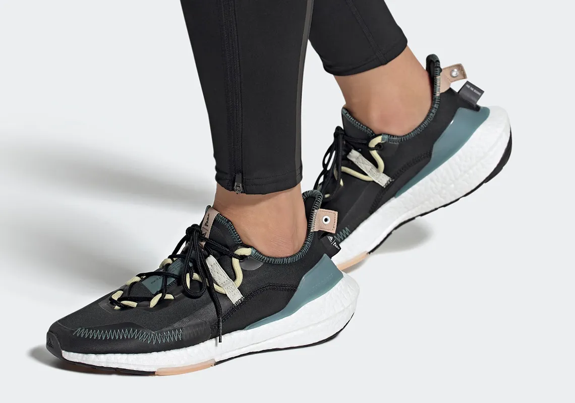 ADIDAS PERFORMANCE ULTRABOOST 21 X PARLEY RUNNING TRAINERS
